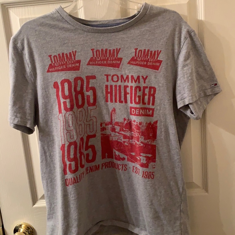 Tommy Hilfiger Denim T shirt. Medium gray & red